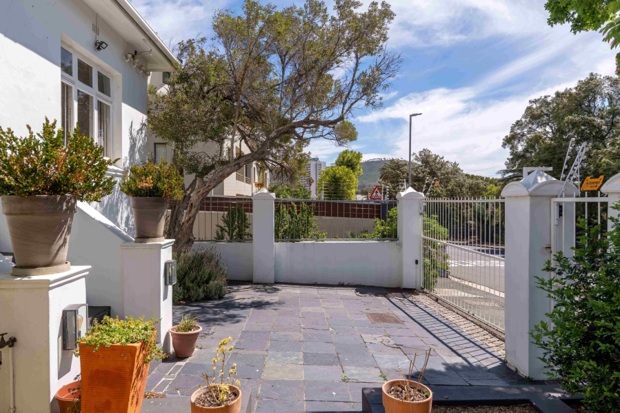 3 Bedroom Property for Sale in Vredehoek Western Cape